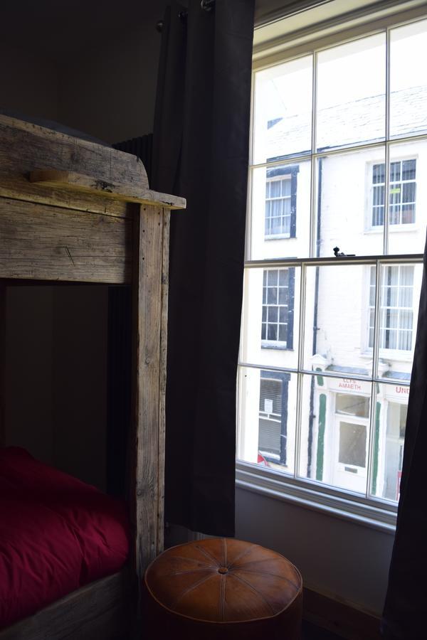 Ty Glyndwr Bunkhouse, Bar And Cafe Hostel Caernarfon Bagian luar foto