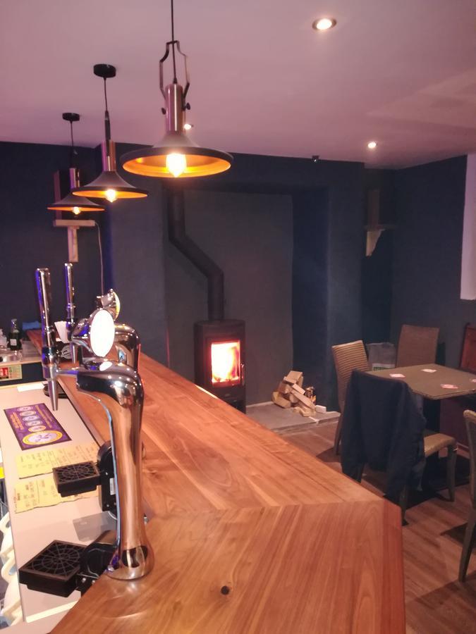 Ty Glyndwr Bunkhouse, Bar And Cafe Hostel Caernarfon Bagian luar foto