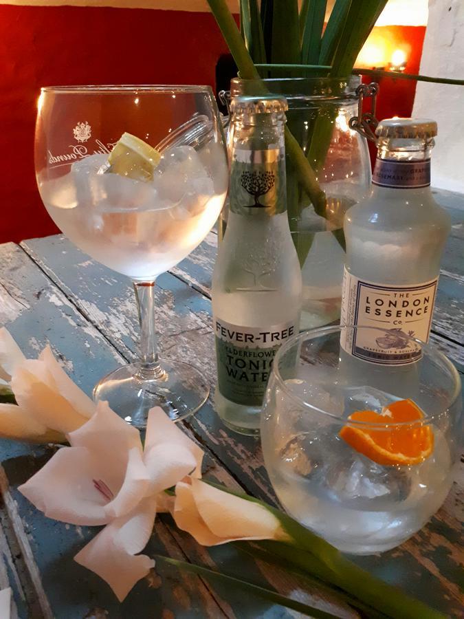 Ty Glyndwr Bunkhouse, Bar And Cafe Hostel Caernarfon Bagian luar foto