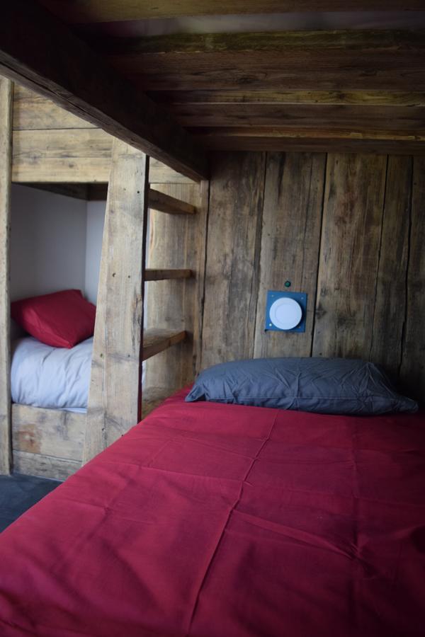 Ty Glyndwr Bunkhouse, Bar And Cafe Hostel Caernarfon Bagian luar foto