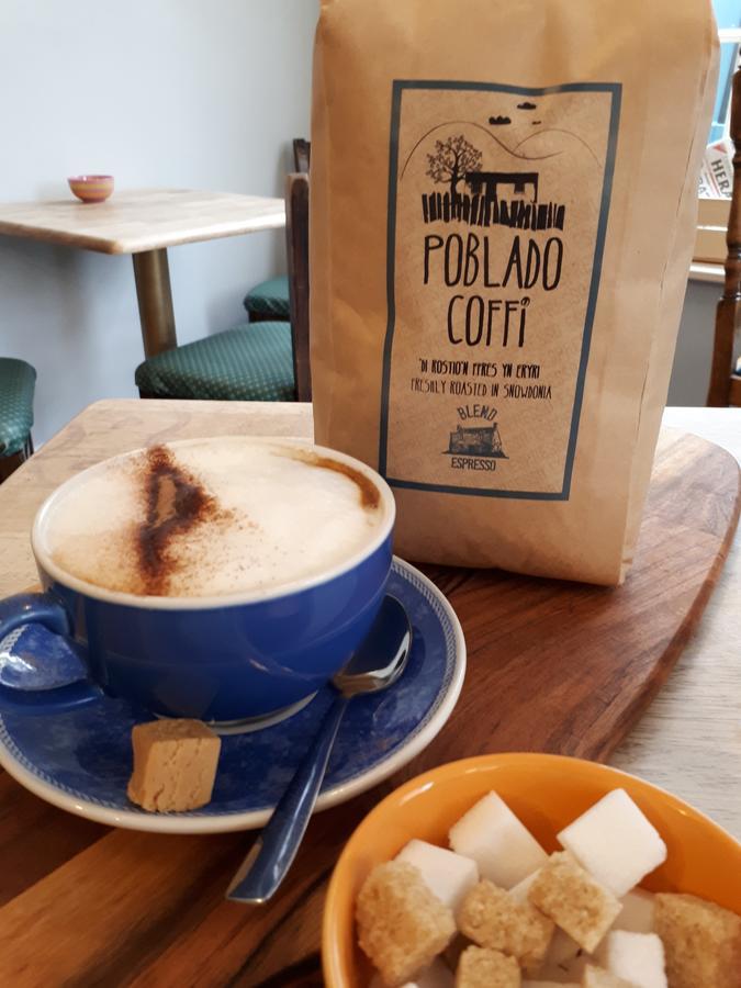 Ty Glyndwr Bunkhouse, Bar And Cafe Hostel Caernarfon Bagian luar foto