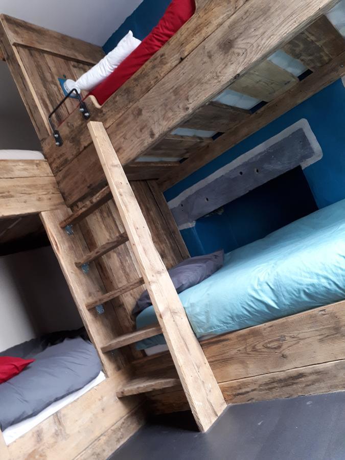 Ty Glyndwr Bunkhouse, Bar And Cafe Hostel Caernarfon Bagian luar foto