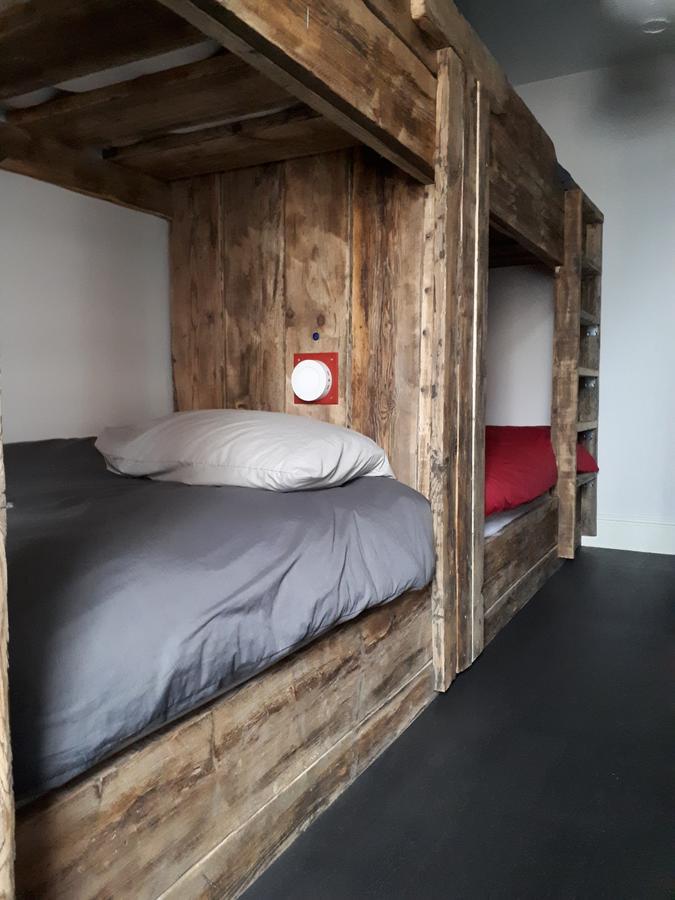 Ty Glyndwr Bunkhouse, Bar And Cafe Hostel Caernarfon Bagian luar foto