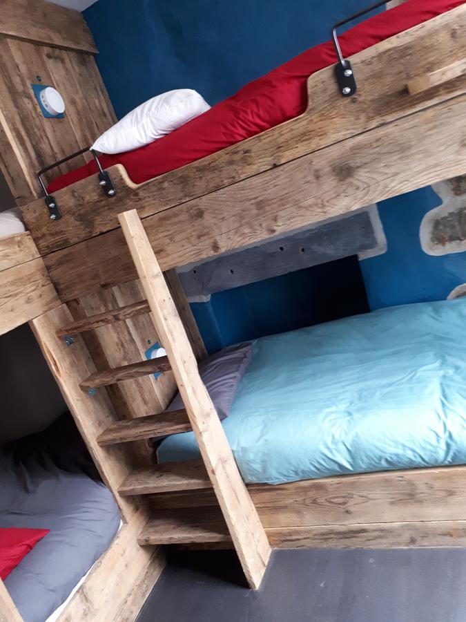 Ty Glyndwr Bunkhouse, Bar And Cafe Hostel Caernarfon Bagian luar foto