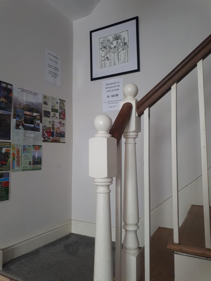 Ty Glyndwr Bunkhouse, Bar And Cafe Hostel Caernarfon Bagian luar foto