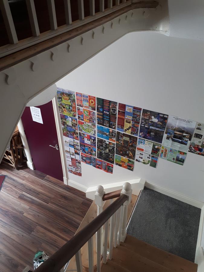 Ty Glyndwr Bunkhouse, Bar And Cafe Hostel Caernarfon Bagian luar foto