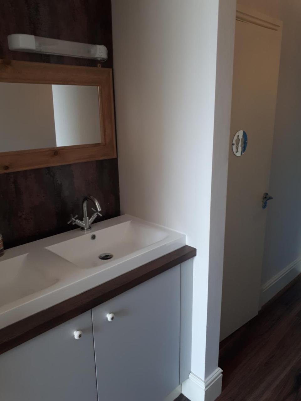 Ty Glyndwr Bunkhouse, Bar And Cafe Hostel Caernarfon Bagian luar foto