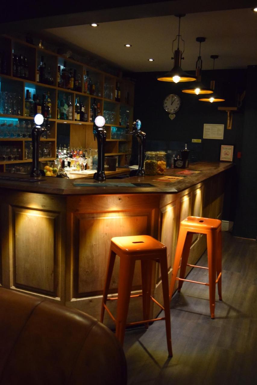 Ty Glyndwr Bunkhouse, Bar And Cafe Hostel Caernarfon Bagian luar foto